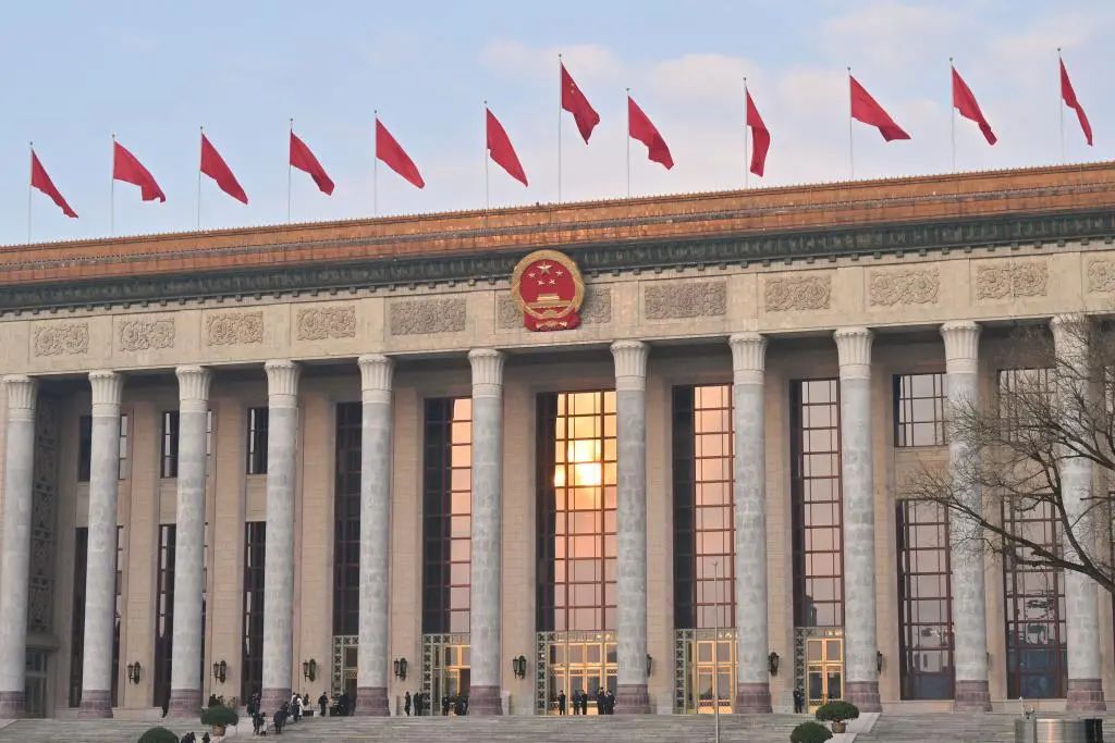 李強(qiáng)提到：新型儲(chǔ)能、“沙戈荒”、海上風(fēng)電